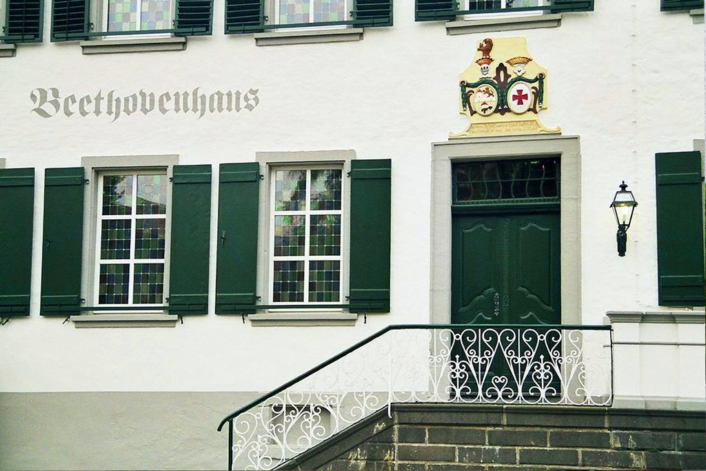 Hotel Fuerstenberg バート・ノイェンアール・アールヴァイラー エクステリア 写真